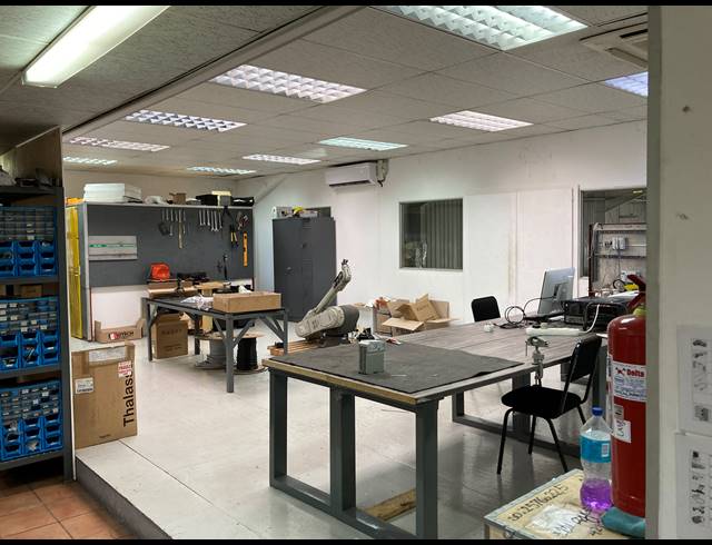 1,397M² WAREHOUSE TO LET IN MAHOGANY RIDGE